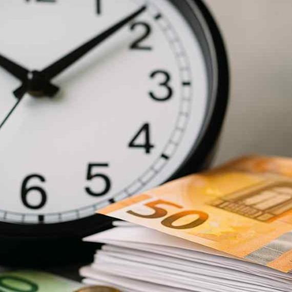 Nokavējuma naudu turpmāk aprēķinās divreiz mēnesī