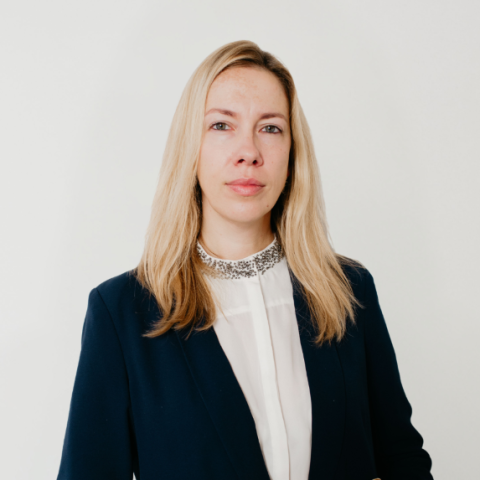 Dāvanas saņēmēja identifikācija izdevumu atzīšanai